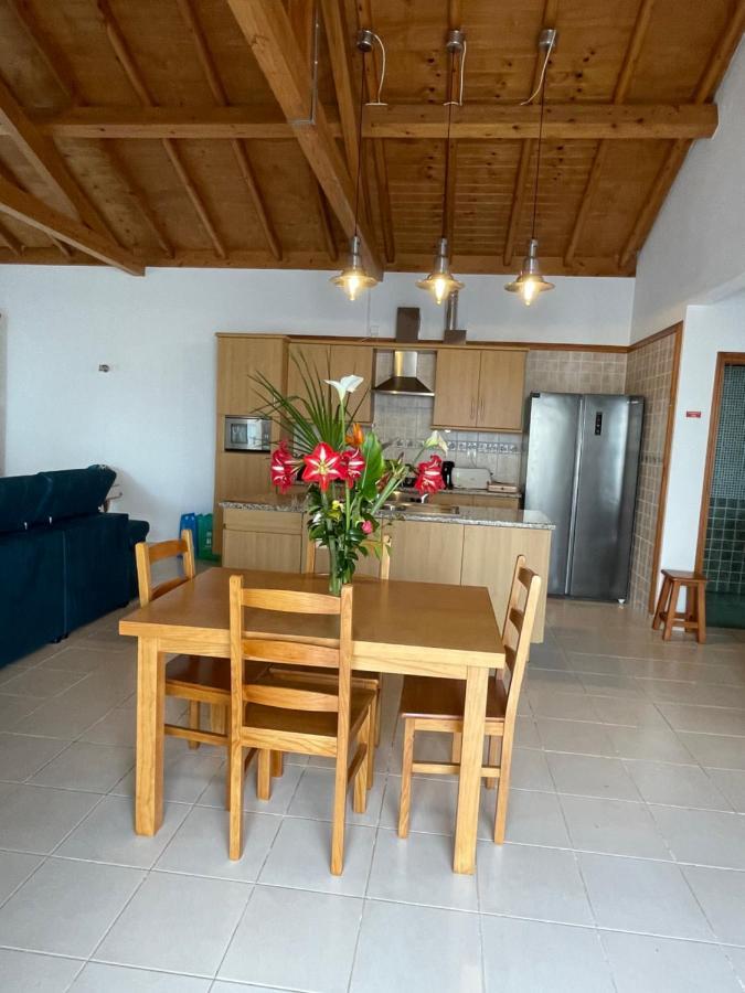 A Quinta Das Flores: Casa Do Corvo 圣克鲁什达什弗洛里什 外观 照片